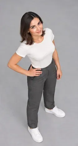 Fashion pose: High right angle